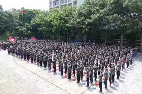 黄埔军瀚特训拓展培训：共享打造企业优质团队建设与建议
