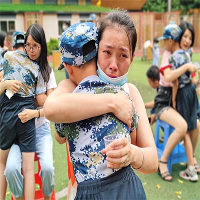 黄埔军瀚特训夏令营孩子无错父母有责