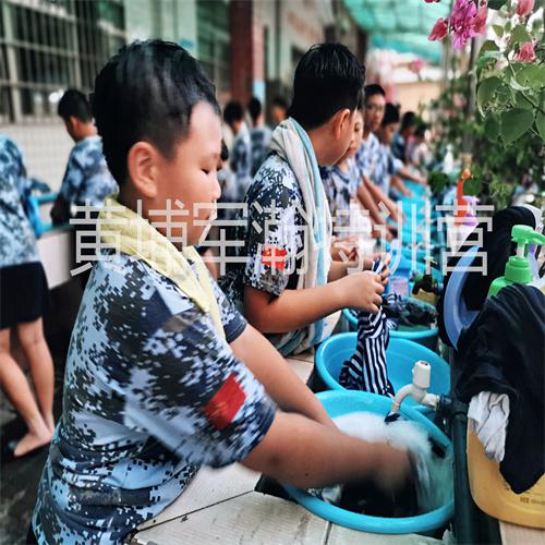 黄埔军瀚特训夏令营孩子怎么教育的好