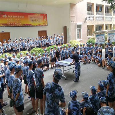 黄埔军瀚特训夏令营孩子从小要给他灌输感恩意识